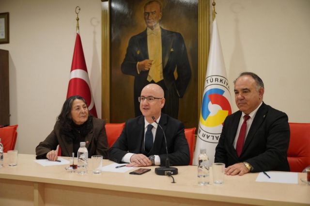 ayvalik’ta-zeytinyaginda-lisansli-depoculuk-icin-ilk-imzalar-atildi