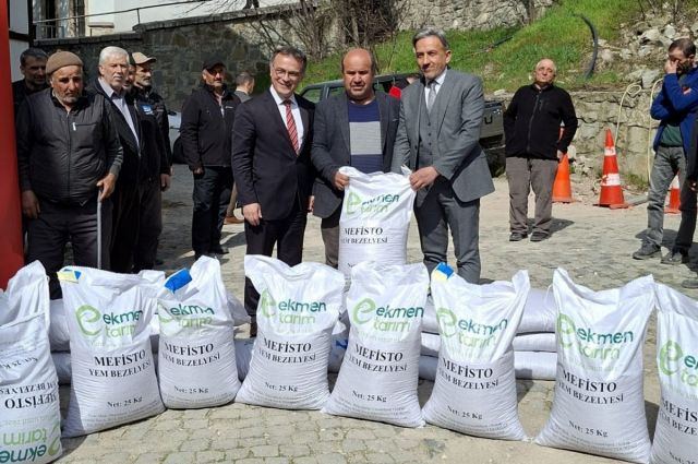 bolu’da-ureticilere-7-ton-yem-bitkisi-tohumu-dagitildi