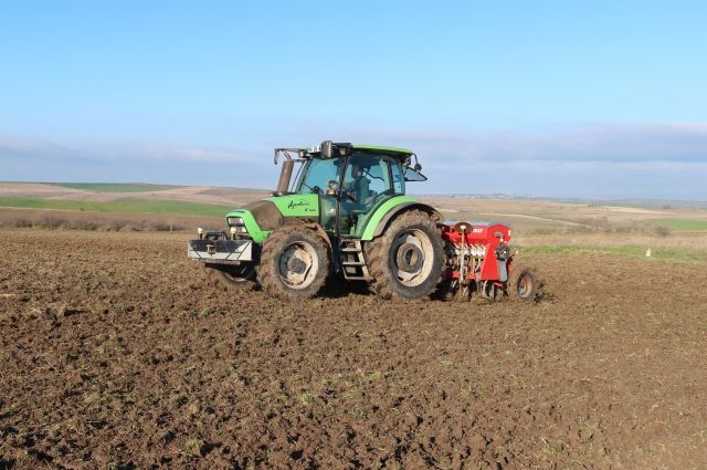 ediz-un:-girdi-artislari-ciftciyi-zorluyor