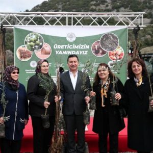 mugla-buyuksehir-ureticiye-tarim-destegini-surduruyor