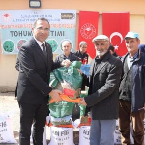 tarim-mudurlugu-ciftcilere-yuzde-50-hibeli-tohum-dagitti