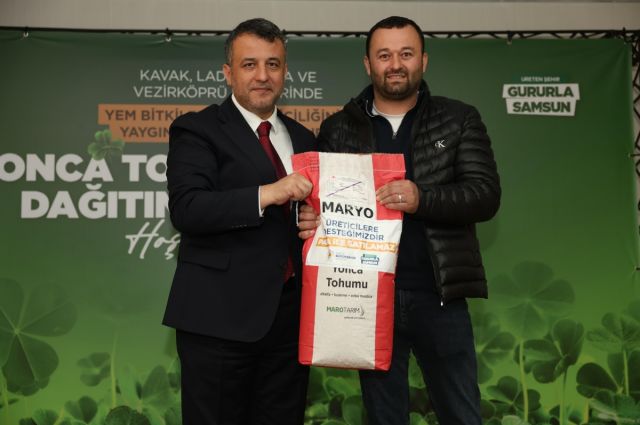 ladik’te-376-ciftciye-yonca-tohumu-ve-gubre-destegi-verildi