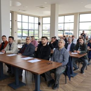 bursa-buyuksehir-ciftcilere-budama-ve-cilek-egitimi-verdi