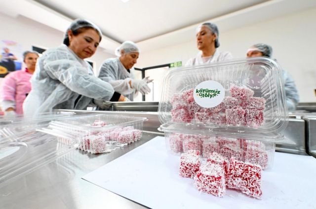 mersin-buyuksehir-hamzabeyli’de-kan-portakali-lokum-uretti