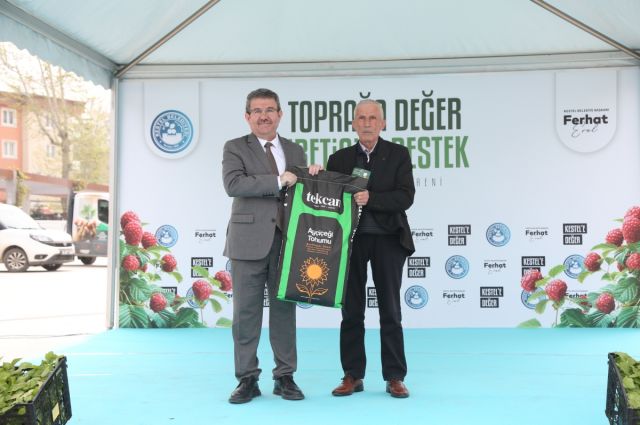 ureticiye-%75-hibeli-aycicegi-tohumu-destegi-verildi