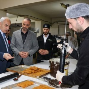 malatya’nin-kayisisi-cikolata-ile-dunyaya-aciliyor