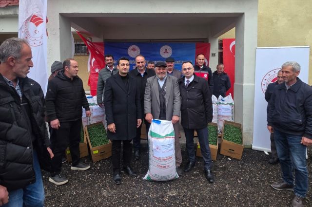 sebinkarahisar'da-ciftcilere-hibeli-nohut-tohumu-dagitildi