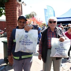 nazilli’de-vatandaslara-ucretsiz-fide-dagitimi-yapildi