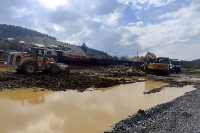 chp'li-saribal:-elazig-hazar-golu-maden-projesiyle-tahrip-ediliyor