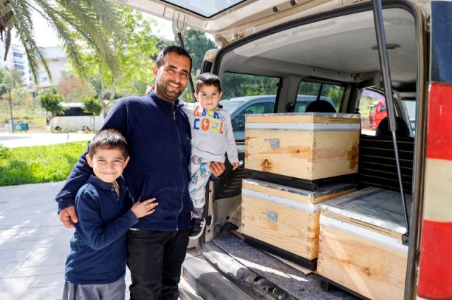 antalya'da-aricilara-hibe-kovan-destegi:-408-kovan-dagitildi