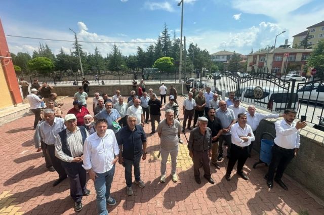 ciftci-mehmet-efe-konya'da-tmo-hububat-fiyatlarini-protesto-etti