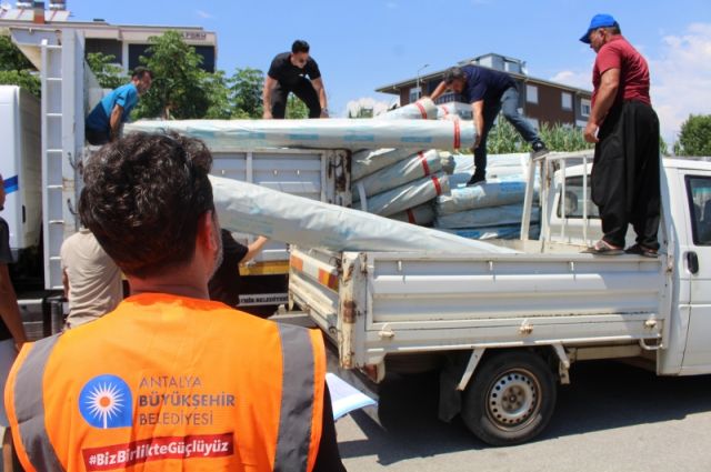 antalya-buyuksehir-gazipasa'da-sera-naylonu-destegi-verdi