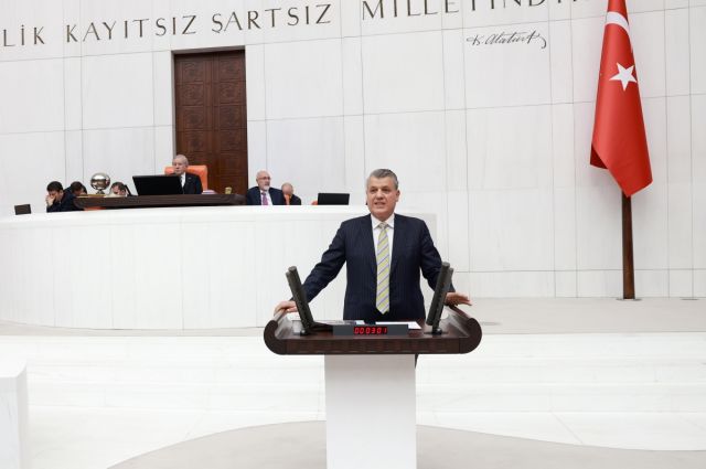 ayhan-barut,-adana’da-ciftci-borclarinin-ertelenmesini-istedi