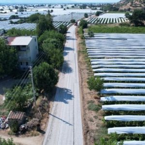 dutlulu:-sarigol’de-uretici-icin-yol-calismasi-suruyor