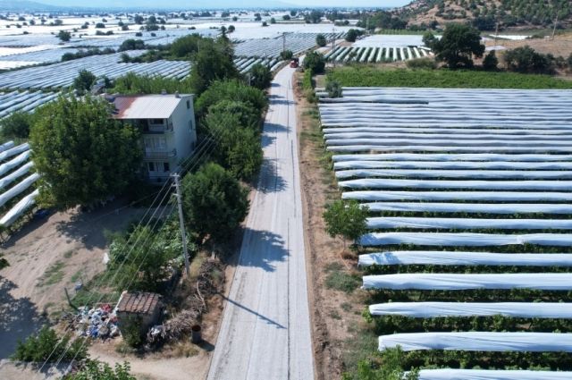 dutlulu:-sarigol’de-uretici-icin-yol-calismasi-suruyor